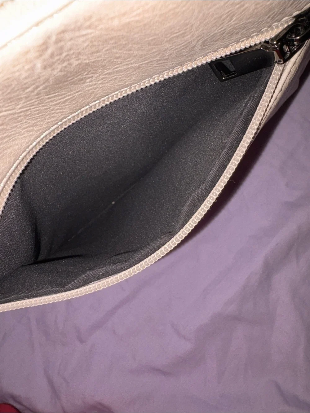 Sam & Hadley Cream Pebbled Faux Leather Expandable Hobo Shoulder/cross body Bag